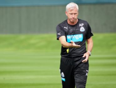 Alan Pardew is under fire from Newcastle supporters